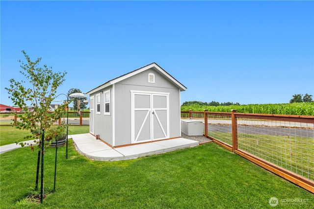2068 Bowfin Way, Lynden, WA 98264