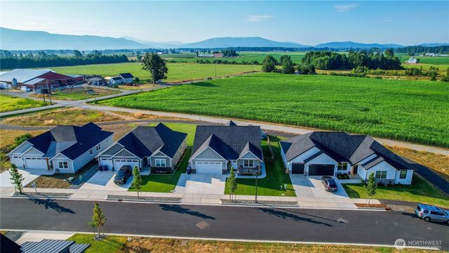 2068 Bowfin Way, Lynden, WA 98264