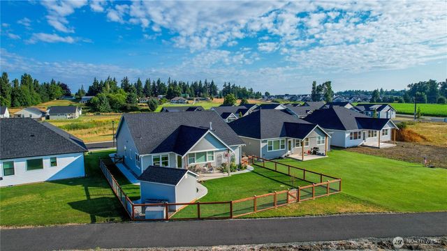 2068 Bowfin Way, Lynden, WA 98264