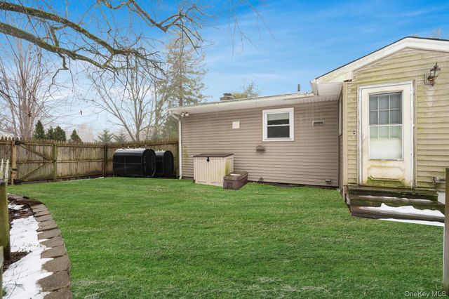 1447 N Ocean Avenue, Medford, NY 11763