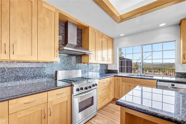 1091 Amberton Lane, Newbury Park, CA 91320