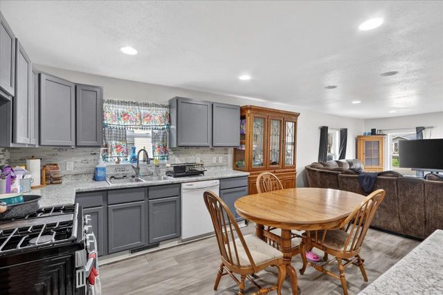 236 Chestnut Avenue, Beloit, WI 53511