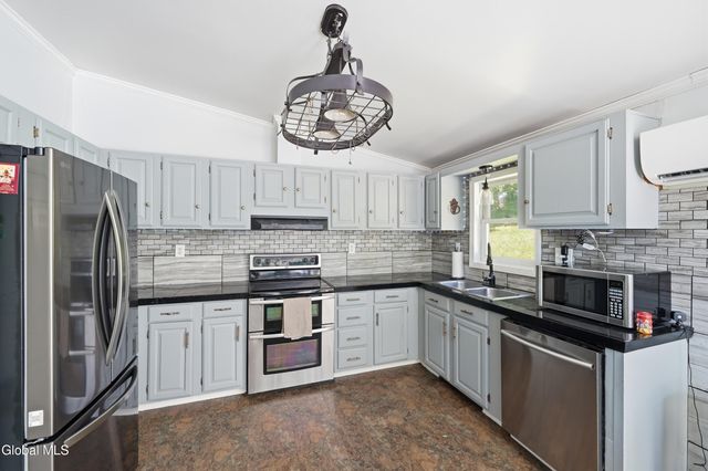 52 Warsaw Avenue, Mechanicville, NY 12118