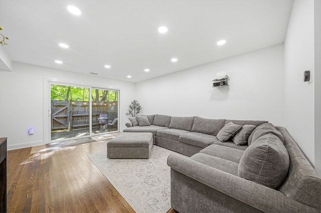 153 Greenbrook Dr 153, Stoughton, MA 02072