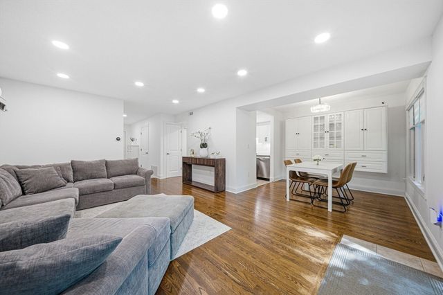 153 Greenbrook Dr 153, Stoughton, MA 02072