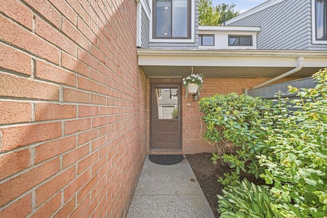 153 Greenbrook Dr 153, Stoughton, MA 02072
