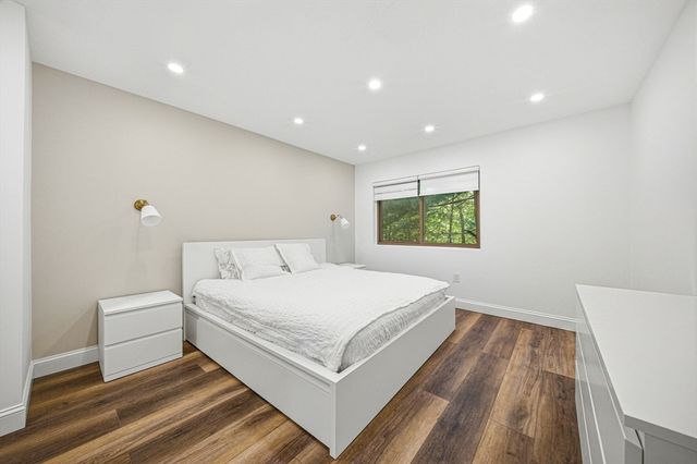 153 Greenbrook Dr 153, Stoughton, MA 02072