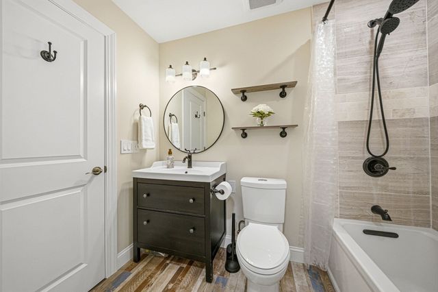 153 Greenbrook Dr 153, Stoughton, MA 02072