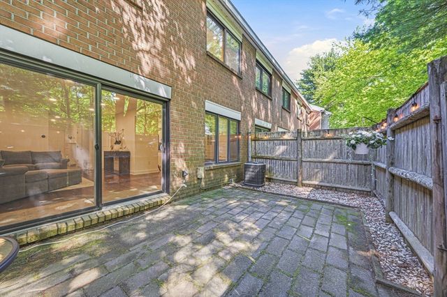 153 Greenbrook Dr 153, Stoughton, MA 02072
