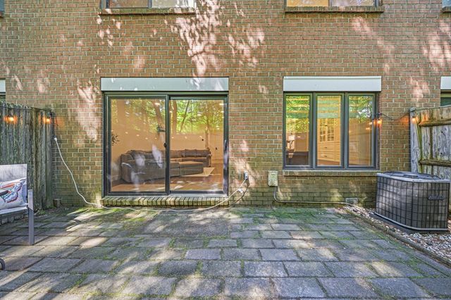 153 Greenbrook Dr 153, Stoughton, MA 02072