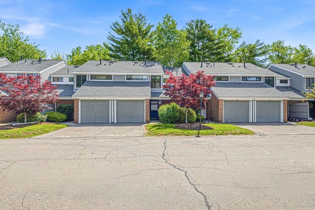 153 Greenbrook Dr 153, Stoughton, MA 02072