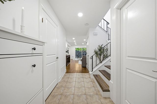 153 Greenbrook Dr 153, Stoughton, MA 02072
