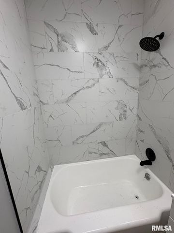 1045 N Osburn Avenue, Springfield, IL 62702