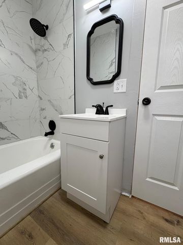 1045 N Osburn Avenue, Springfield, IL 62702