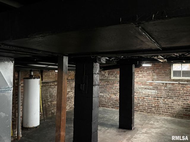 1045 N Osburn Avenue, Springfield, IL 62702