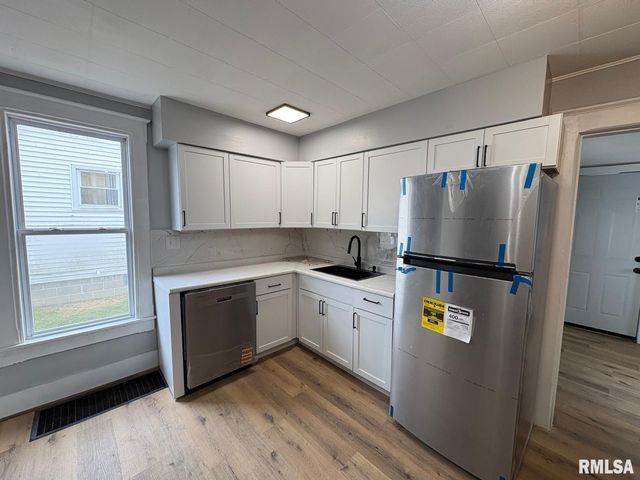 1045 N Osburn Avenue, Springfield, IL 62702