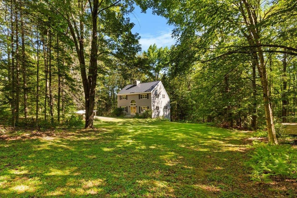 40 Middle Road, Weston, VT 05161