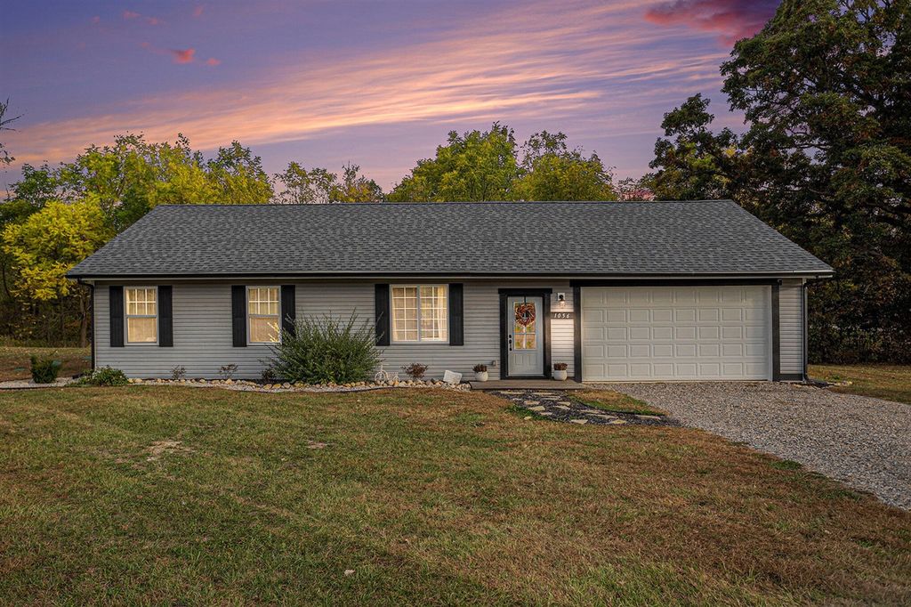 1056 Brookwood Drive, Quincy, MI 49082