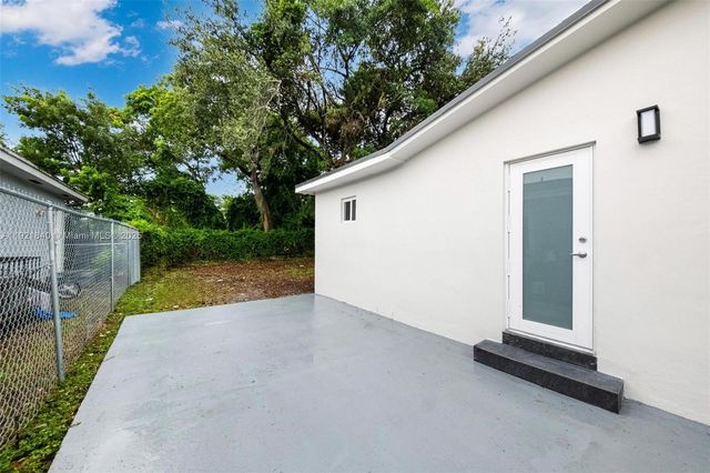 2951 NW 47th St, Miami, FL 33142