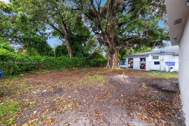 2951 NW 47th St, Miami, FL 33142