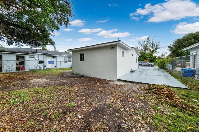 2951 NW 47th St, Miami, FL 33142