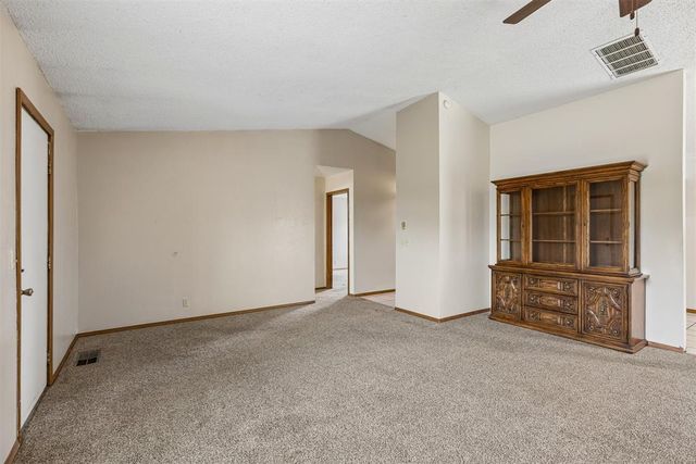 829 Lapwing Road, Edmond, OK 73003