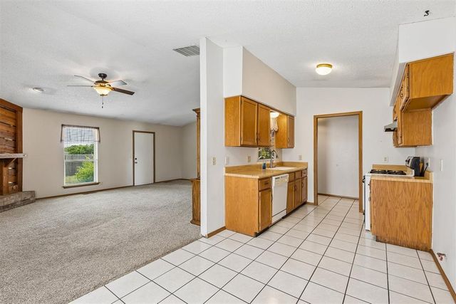 829 Lapwing Road, Edmond, OK 73003