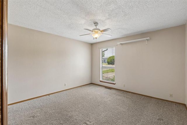 829 Lapwing Road, Edmond, OK 73003