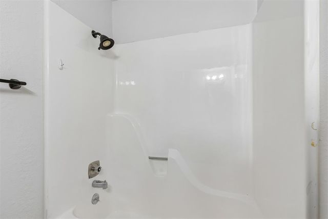 829 Lapwing Road, Edmond, OK 73003