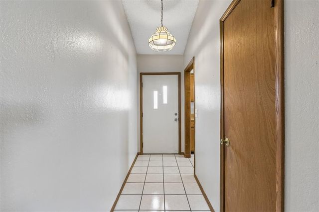 829 Lapwing Road, Edmond, OK 73003