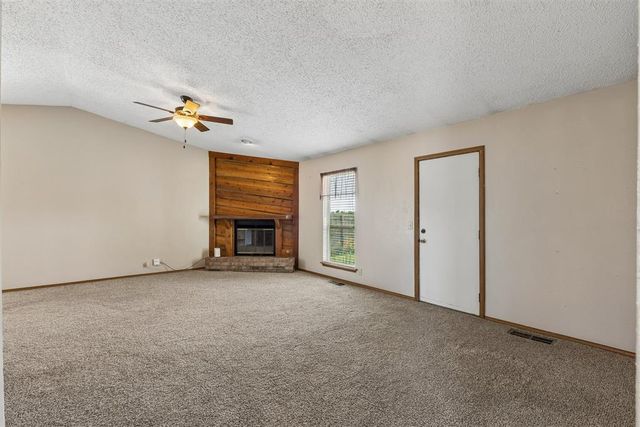829 Lapwing Road, Edmond, OK 73003