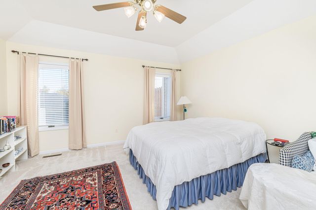 1308 VINTAGE DR, Columbia, MO 65203