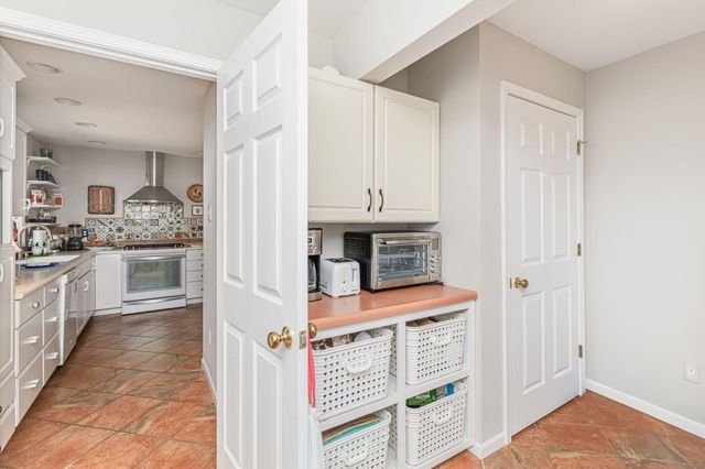 1308 VINTAGE DR, Columbia, MO 65203