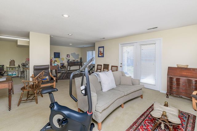 1308 VINTAGE DR, Columbia, MO 65203