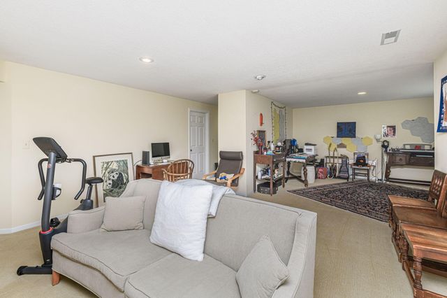 1308 VINTAGE DR, Columbia, MO 65203