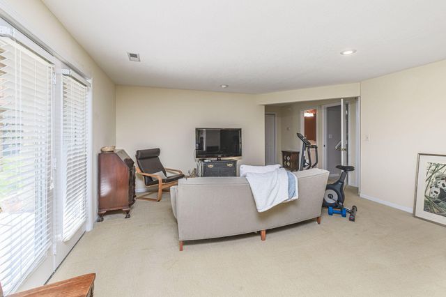 1308 VINTAGE DR, Columbia, MO 65203