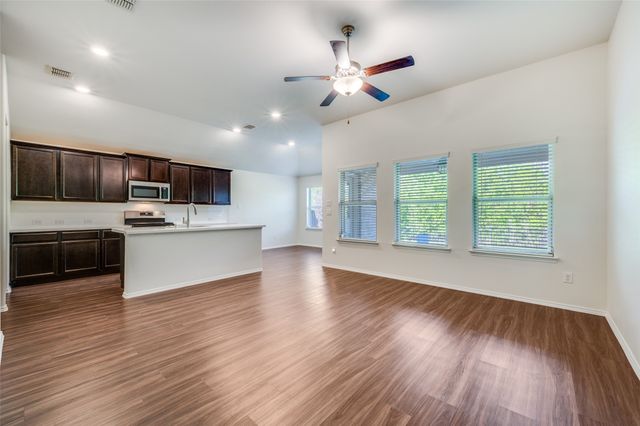 2070 Alamandine Avenue, Cross Roads, TX 76227