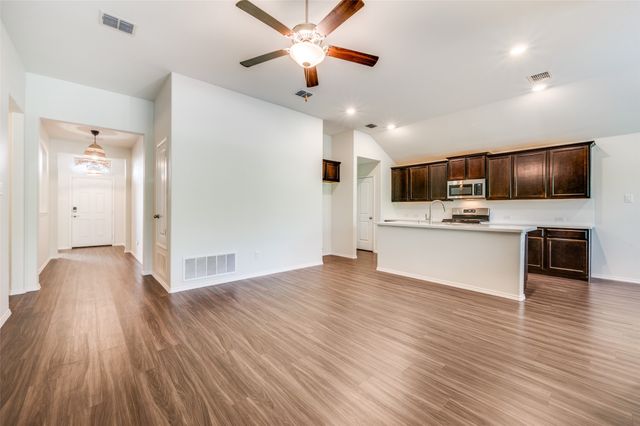 2070 Alamandine Avenue, Cross Roads, TX 76227