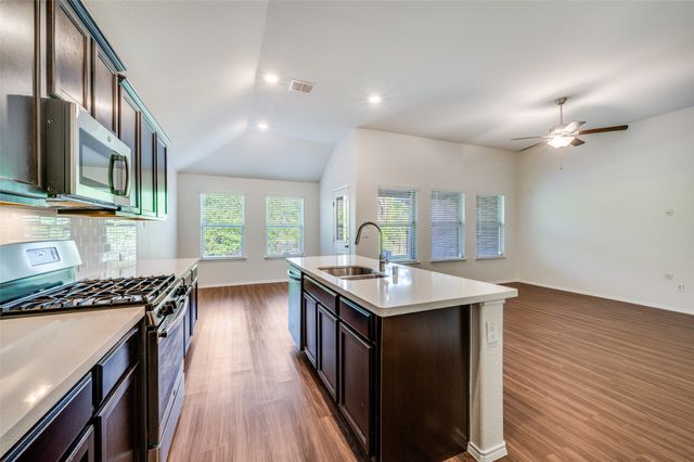 2070 Alamandine Avenue, Cross Roads, TX 76227