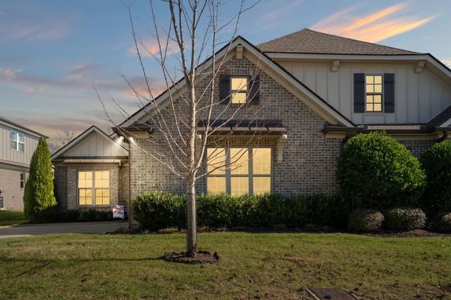 2279 Seven Points Cir, Hermitage, TN 37076