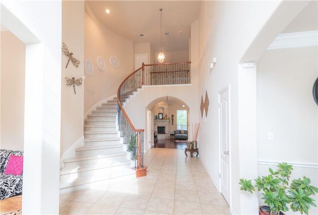 6801 Magenta LN, Austin, TX 78739