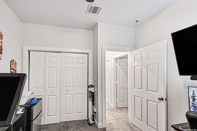 12 Oak Plz, San Antonio, TX 78216