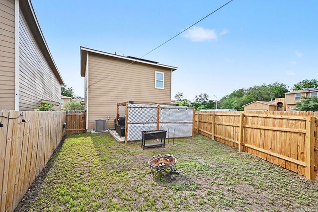12 Oak Plz, San Antonio, TX 78216