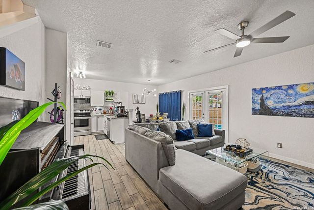 12 Oak Plz, San Antonio, TX 78216