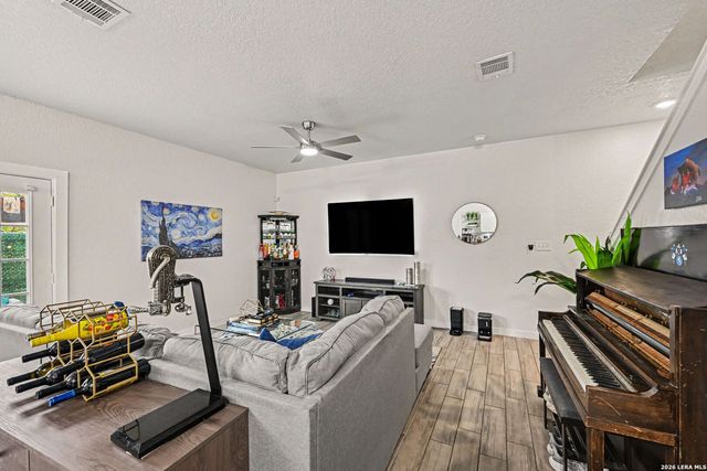 12 Oak Plz, San Antonio, TX 78216