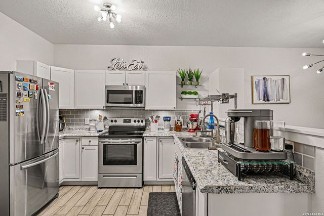 12 Oak Plz, San Antonio, TX 78216