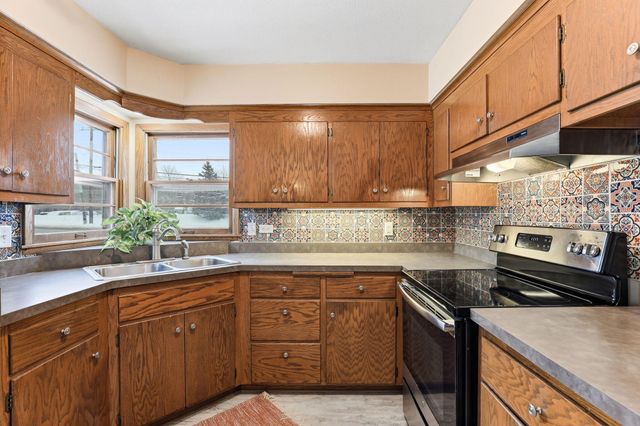 2300 W 95th Street, Bloomington, MN 55431