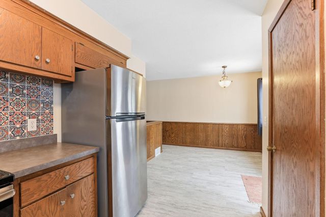 2300 W 95th Street, Bloomington, MN 55431