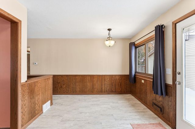 2300 W 95th Street, Bloomington, MN 55431