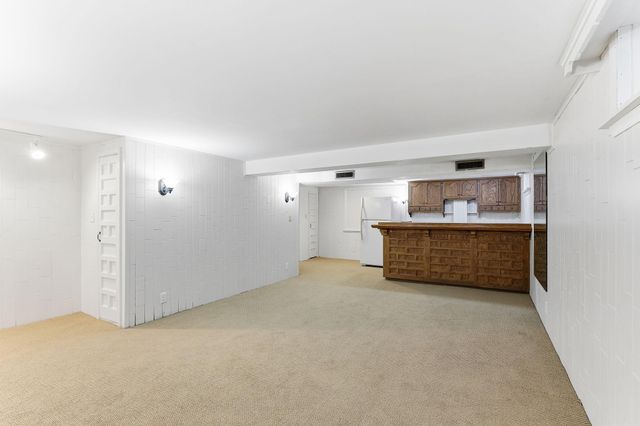 2300 W 95th Street, Bloomington, MN 55431